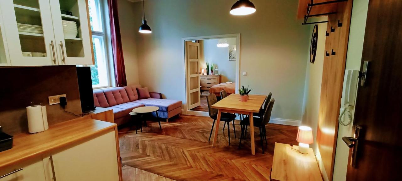 Drzewna Apartamenty - Wroclawska ジェロナ・グラ エクステリア 写真